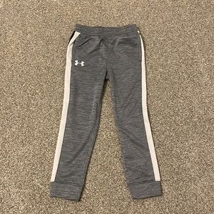 Under Armour size 6 boys athletic pants -gray with black and white
